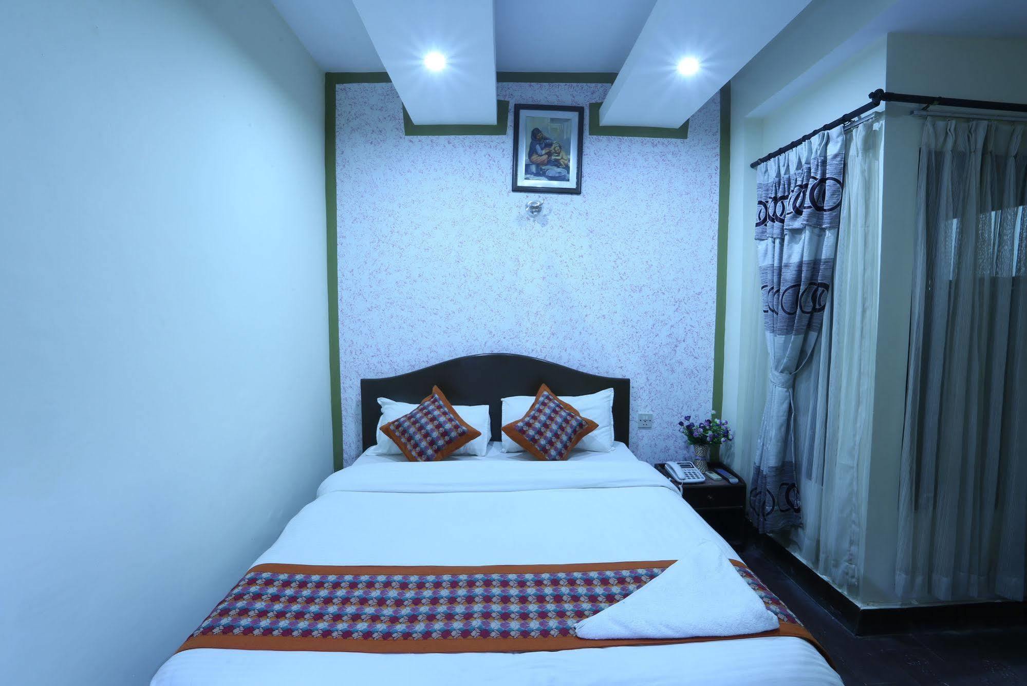 Oyo 153 Aster Hotel Nepal Kathmandu Exterior photo