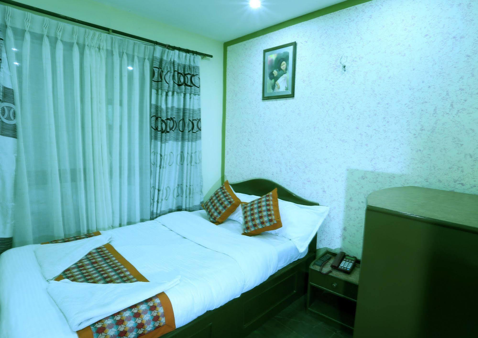 Oyo 153 Aster Hotel Nepal Kathmandu Exterior photo